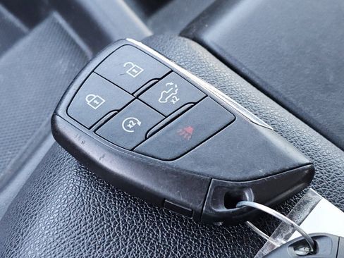 Used 2023 GMC Sierra 1500 SLE image 33