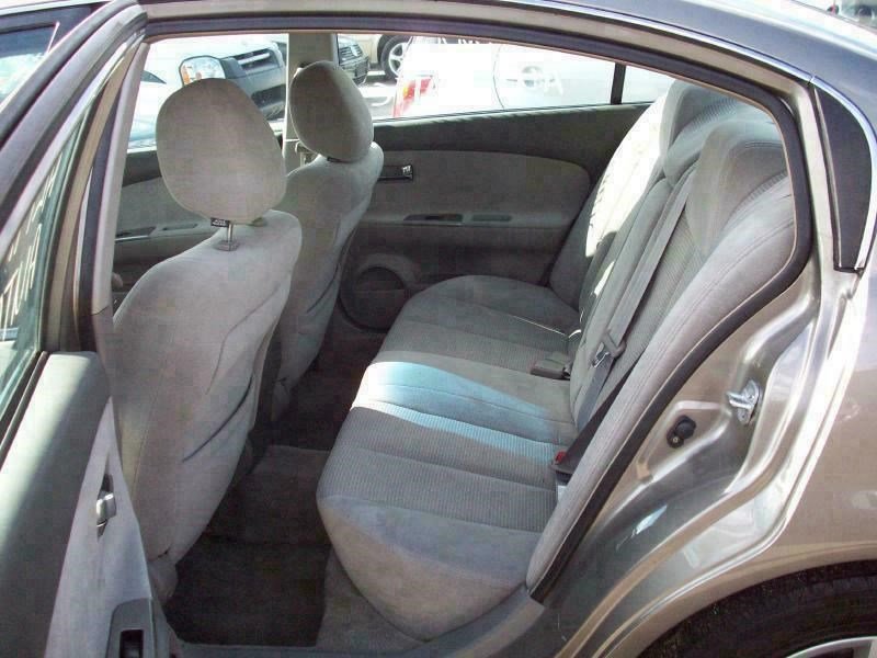 Used 2005 Nissan Altima 2.5 S w/ (S02) Side Airbags Pkg FWD image 5