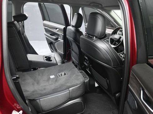 Used 2023 Jeep Grand Cherokee Limited AWD/4WD image 29