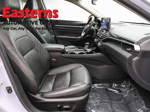 Used 2023 Nissan Altima 2.5 SR w/ SR Premium Package FWD image 24