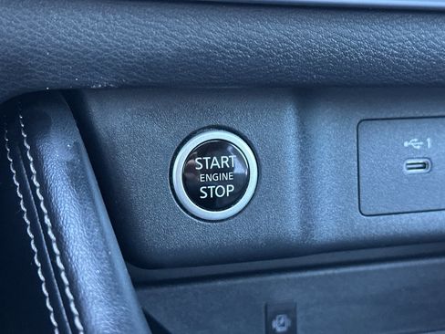 Certified 2021 Nissan Rogue Platinum image 22