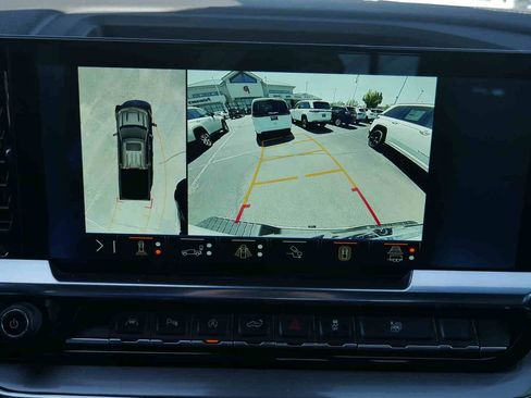 Used 2024 Chevrolet Silverado 1500 High Country w/ High Country Premium Package image 37