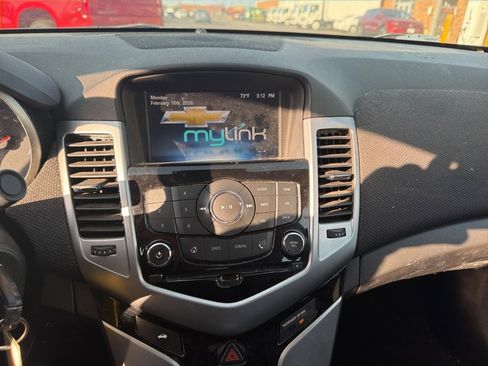 Used 2015 Chevrolet Cruze LT image 8