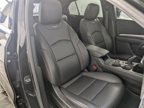 Used 2020 Cadillac XT4 Premium Luxury w/ Cold Weather Package image 32