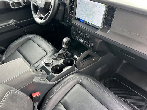 New 2025 Ford Bronco Badlands image 16