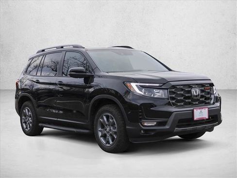 Certified 2025 Honda Passport TrailSport image 3