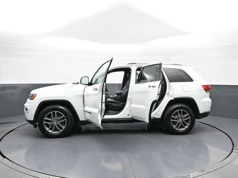 Used 2018 Jeep Grand Cherokee Limited AWD/4WD image 42
