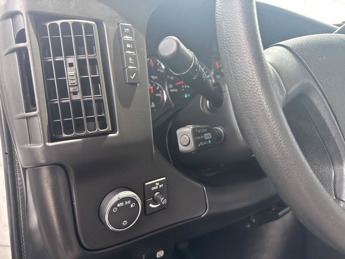 Used 2013 Chevrolet Express 3500 w/ Chrome Appearance Package RWD image 12