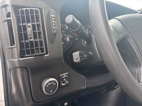 Used 2013 Chevrolet Express 3500 w/ Chrome Appearance Package RWD image 12