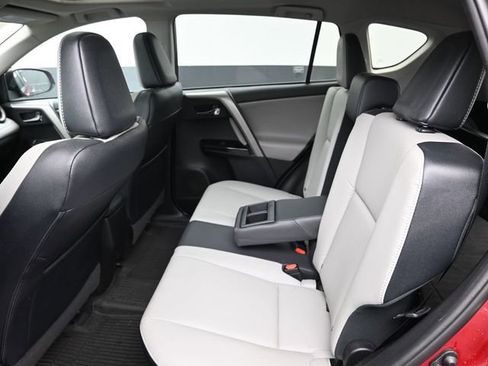 Used 2018 Toyota RAV4 Limited image 25