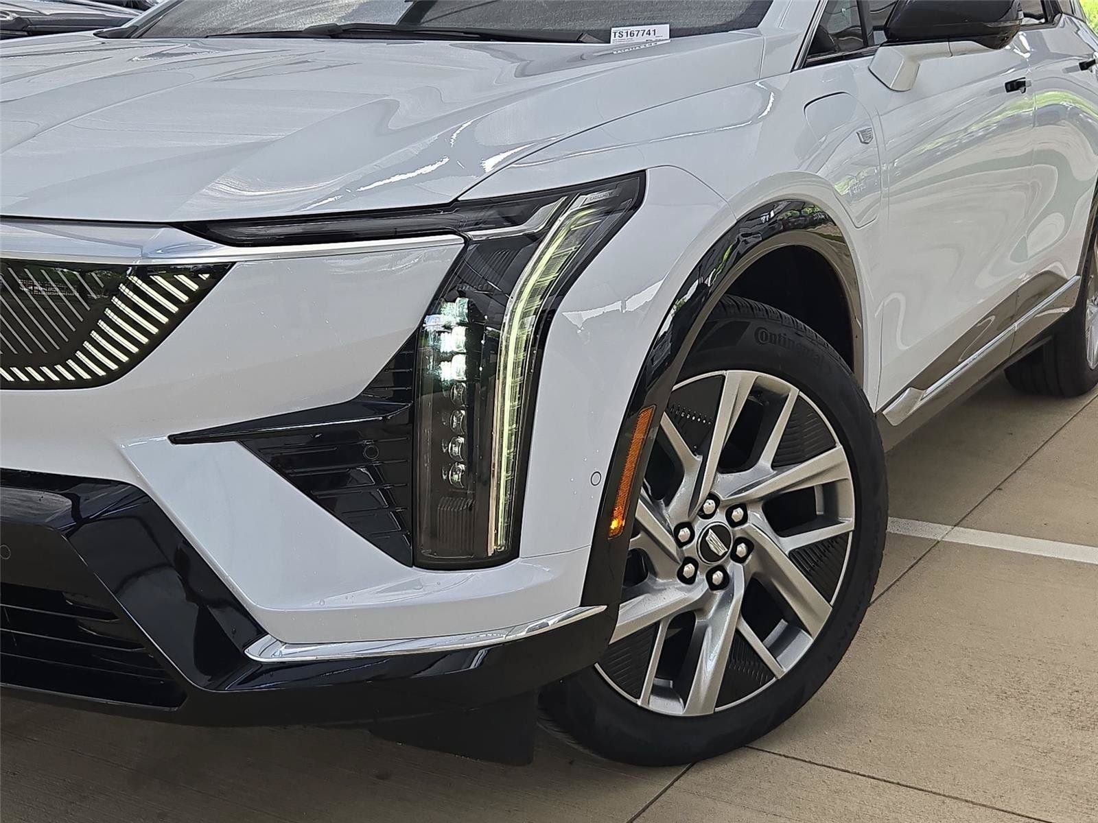 New 2026 Cadillac Optiq Luxury 1 w/ LPO, Floor Liner Package AWD/4WD image 7