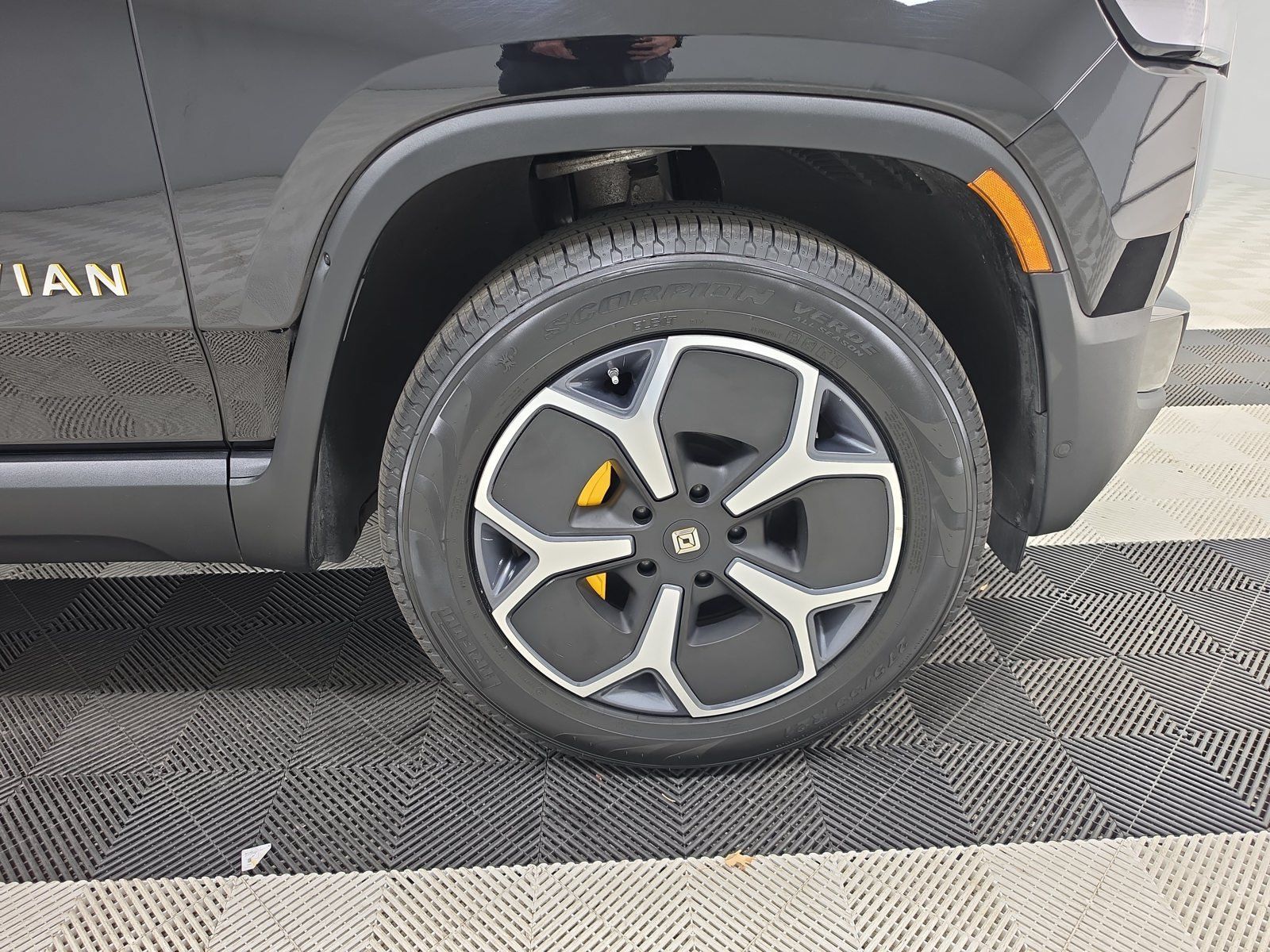 Used 2023 Rivian R1S Adventure Quad AWD/4WD image 11
