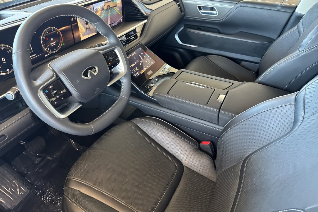 Certified 2025 INFINITI QX80 Luxe RWD image 9
