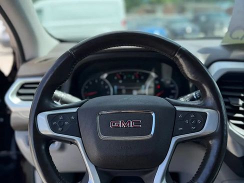 Used 2017 GMC Acadia SLT AWD/4WD image 13