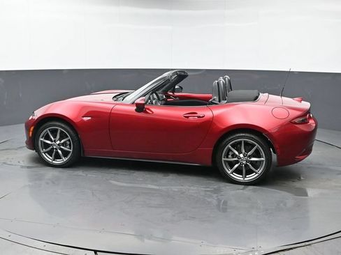Used 2023 MAZDA MX-5 Miata Grand Touring w/ Weather Package RWD image 3