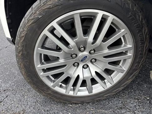 Used 2024 Ford Expedition Max Limited AWD/4WD image 5
