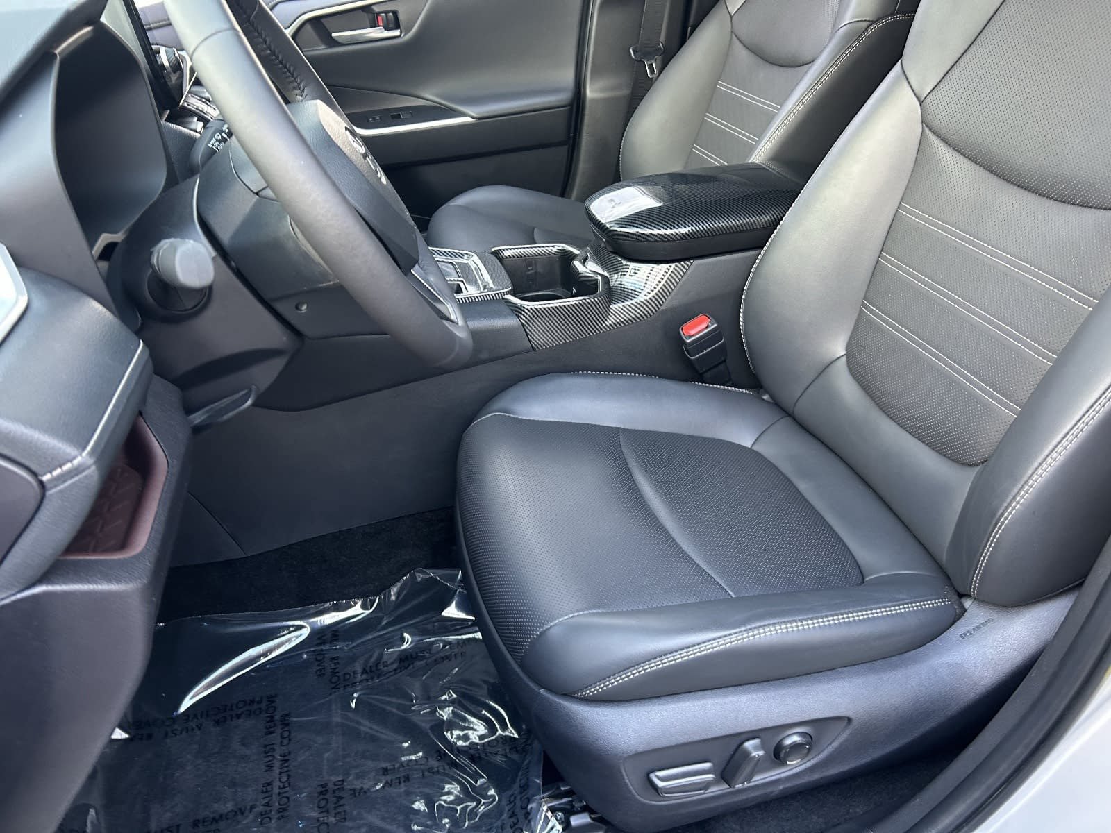 Used 2025 Toyota RAV4 Limited w/ Advanced Technology Package FWD image 24
