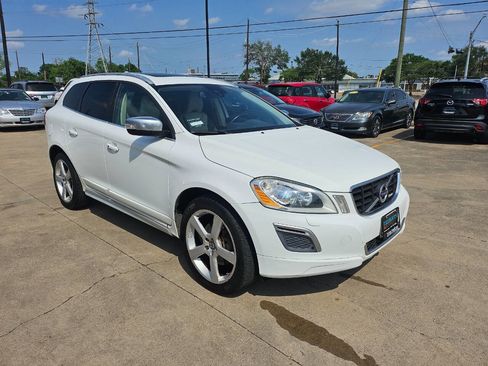 Used 2011 Volvo XC60 3.2 R-Design image 3