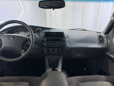 Used 2003 Ford Explorer Sport Trac XLT image 29