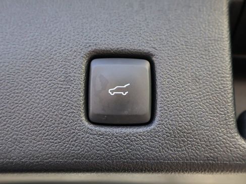 Used 2022 Ford Escape SE w/ Convenience Package image 18