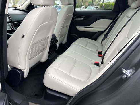Used 2019 Jaguar F-PACE Prestige AWD/4WD image 10