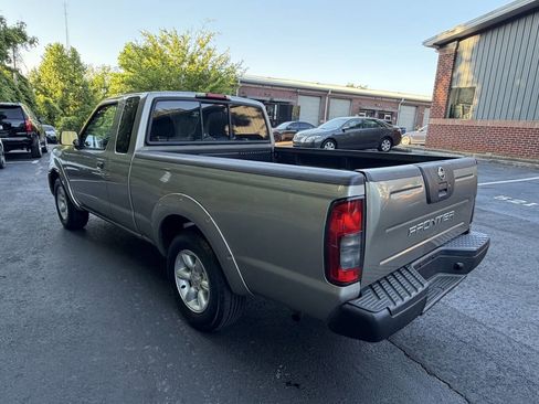 Used 2002 Nissan Frontier XE RWD image 3