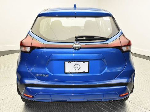 Certified 2025 Nissan Kicks Play S FWD image 6