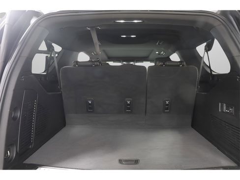 Used 2024 GMC Yukon XL AT4 w/ Technology Package image 30