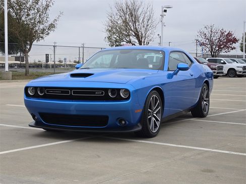 Used 2023 Dodge Challenger GT w/ Plus Package image 4