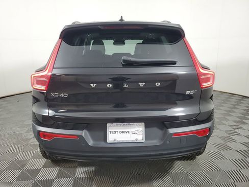 Certified 2025 Volvo XC40 B5 Plus AWD/4WD image 7