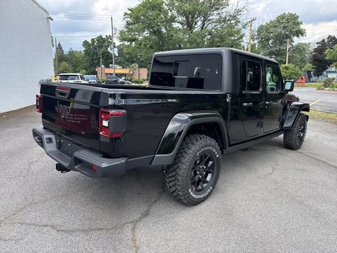 New 2025 Jeep Gladiator Willys image 7