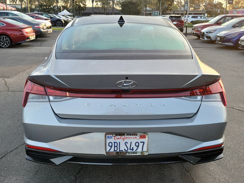 Certified 2022 Hyundai Elantra SEL w/ Convenience + Premium Package image 19