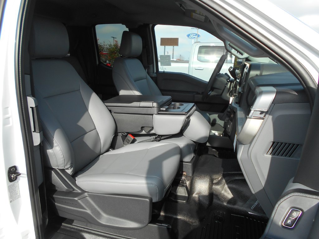 New 2026 Ford F350 XL w/ XL Chrome Package RWD image 8