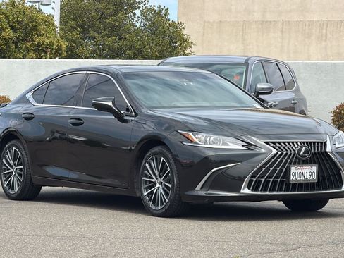 Used 2025 Lexus ES 300h w/ Premium Package FWD image 5