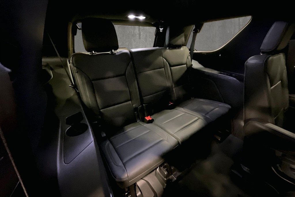 Used 2024 Chevrolet Tahoe Z71 w/ Luxury Package AWD/4WD image 27