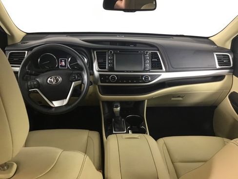 Used 2016 Toyota Highlander XLE image 14