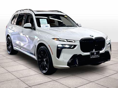 Used 2025 BMW X7 xDrive40i w/ M Sport Package AWD/4WD image 2