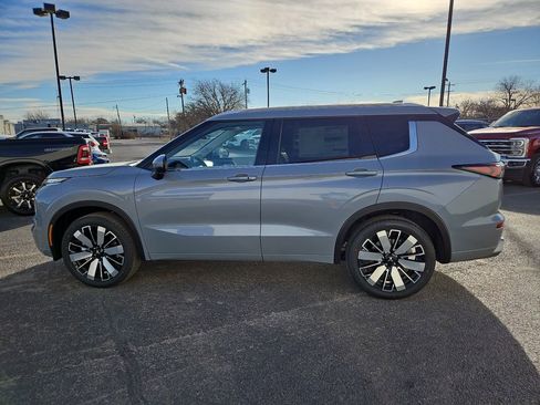 New 2026 Mitsubishi Outlander SEL image 7