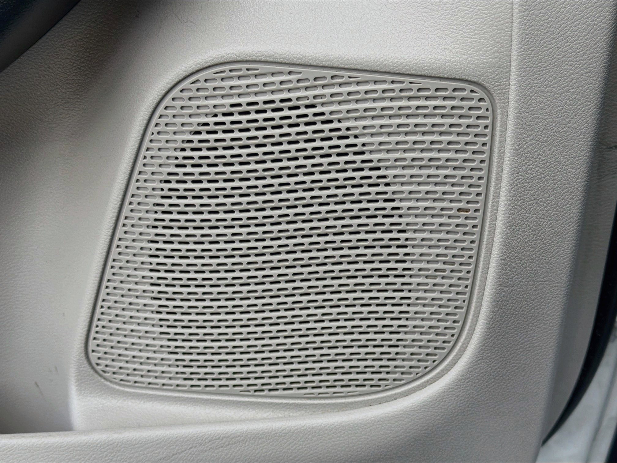 Used 2024 Chrysler Pacifica Limited FWD image 25