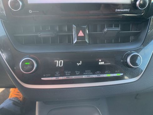 Used 2021 Toyota Corolla LE w/ Carpet Mat Package (TMS) image 19