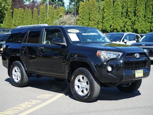 Used 2014 Toyota 4Runner SR5 AWD/4WD image 4
