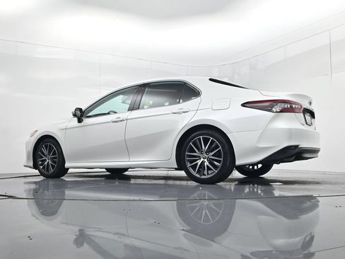 Used 2022 Toyota Camry XLE w/ Cold Weather Package FWD image 48