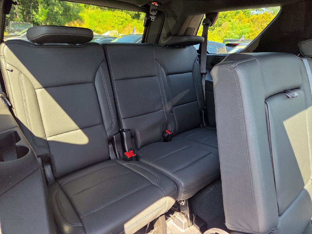 Used 2024 Chevrolet Tahoe Z71 w/ Luxury Package AWD/4WD image 33