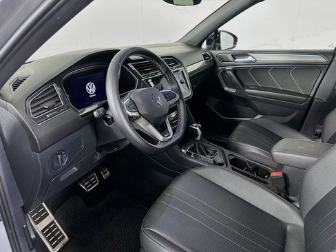 Used 2023 Volkswagen Tiguan SE R-Line AWD/4WD image 9