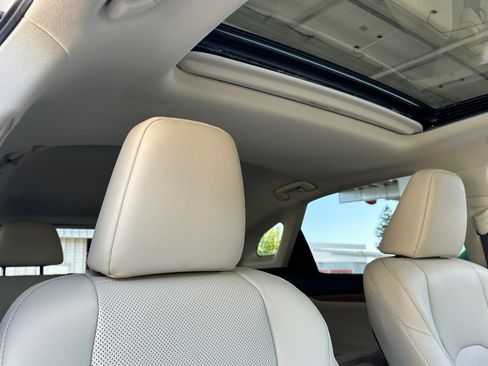 Used 2022 Lexus RX 450h AWD w/ Premium Package image 17