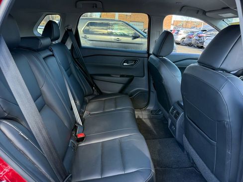 Certified 2024 Nissan Rogue SL image 17