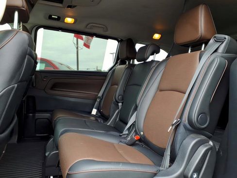 Used 2025 Honda Odyssey Elite image 14