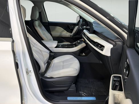 New 2026 Lincoln Aviator 2WD image 22