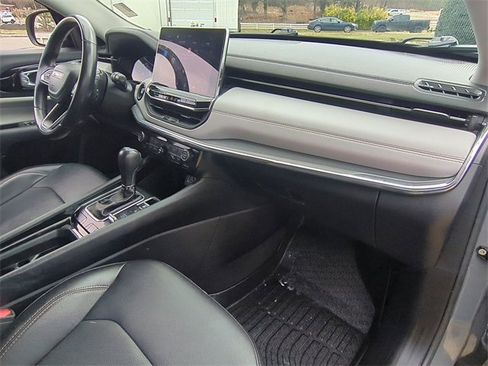 Used 2022 Jeep Compass Limited image 35