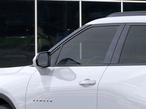 New 2025 Chevrolet Blazer LT w/ Convenience Package image 12